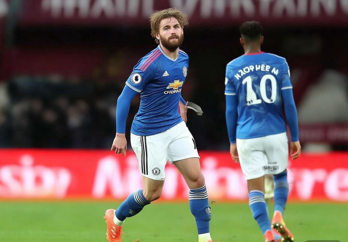 曼联伤病情况与卡塞米罗停赛危机，滕哈格战术调整迎战阿斯顿维拉对决，欧冠资格争夺面临挑战